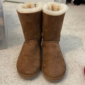 Brown bow Uggs